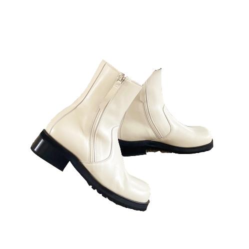 INTHESTAR IS_221385 IV